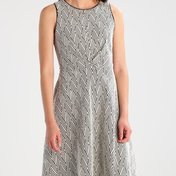 Banana Republic Dresses & Skirts - Banana Republic Womens Woven Geometric Dress